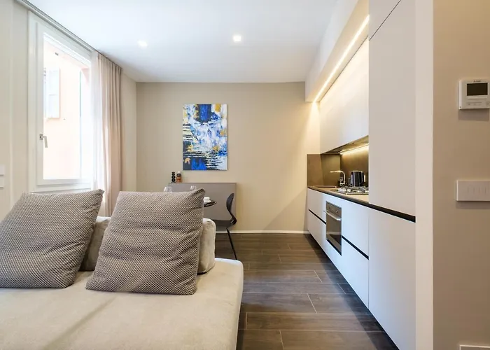 Apartament Golden By *