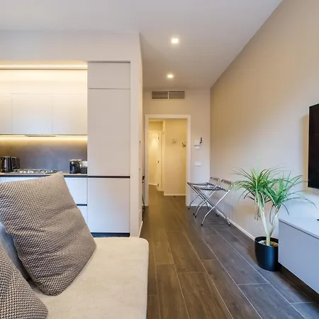Golden By Apartment *