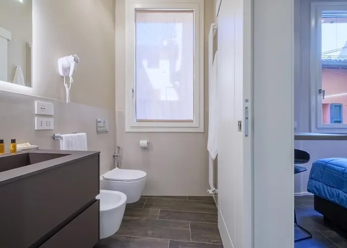 Golden By بولونيا