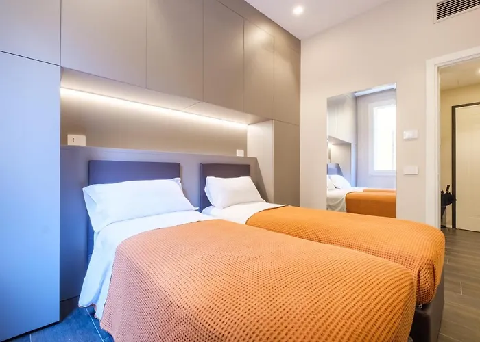 Golden By * بولونيا